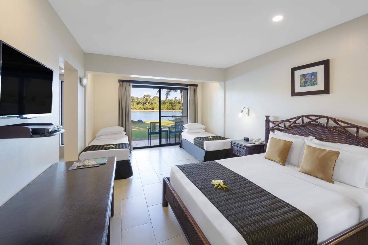 Warwick Le Lagon Resort & Spa, Vanuatu Порт-Вила Экстерьер фото