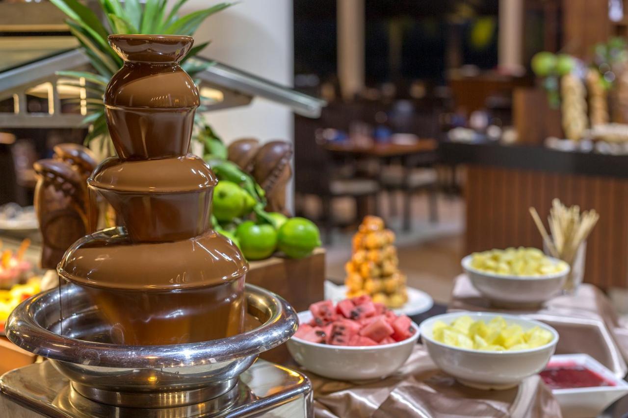 Warwick Le Lagon Resort & Spa, Vanuatu Порт-Вила Экстерьер фото