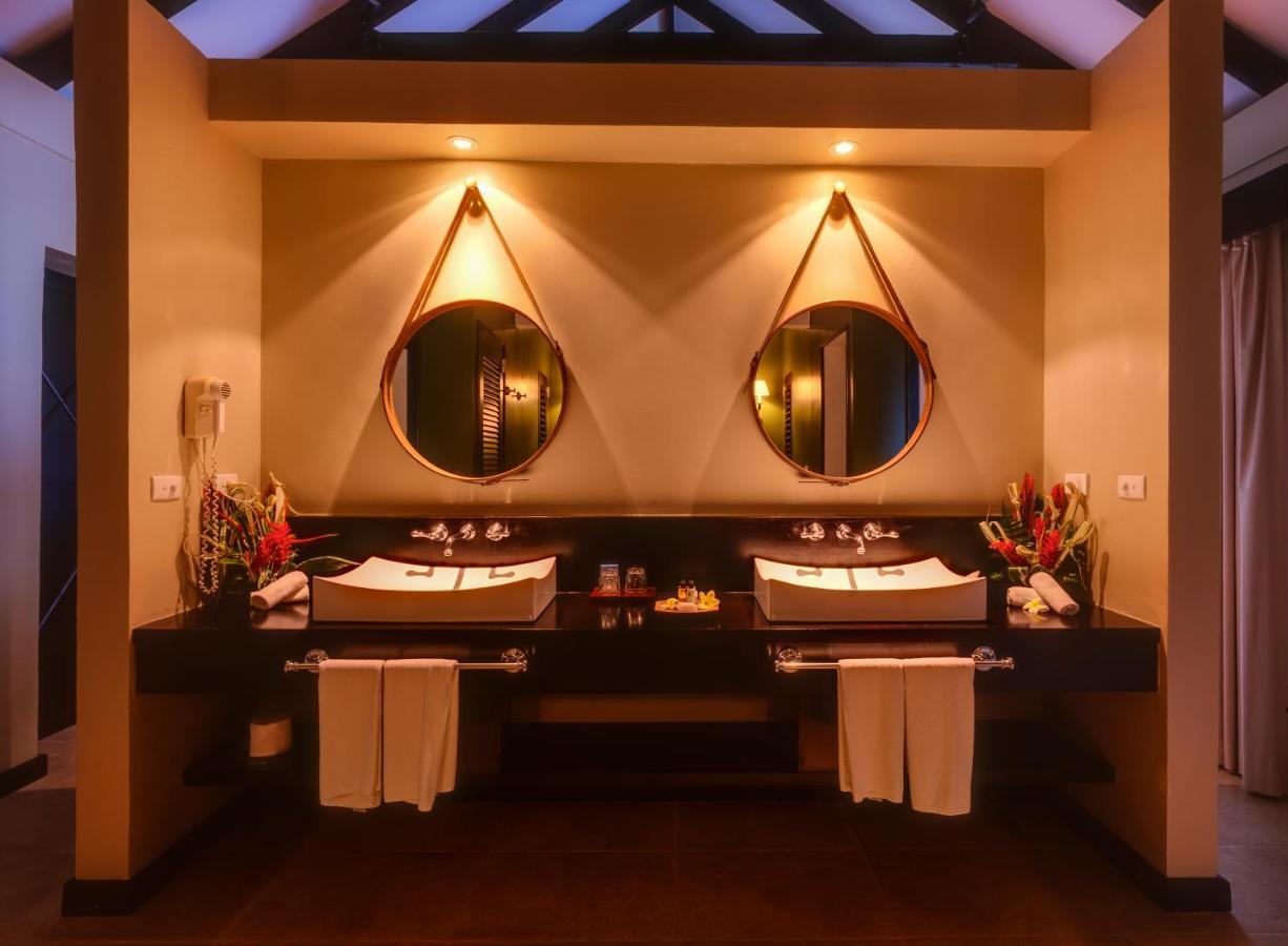 Warwick Le Lagon Resort & Spa, Vanuatu Порт-Вила Экстерьер фото
