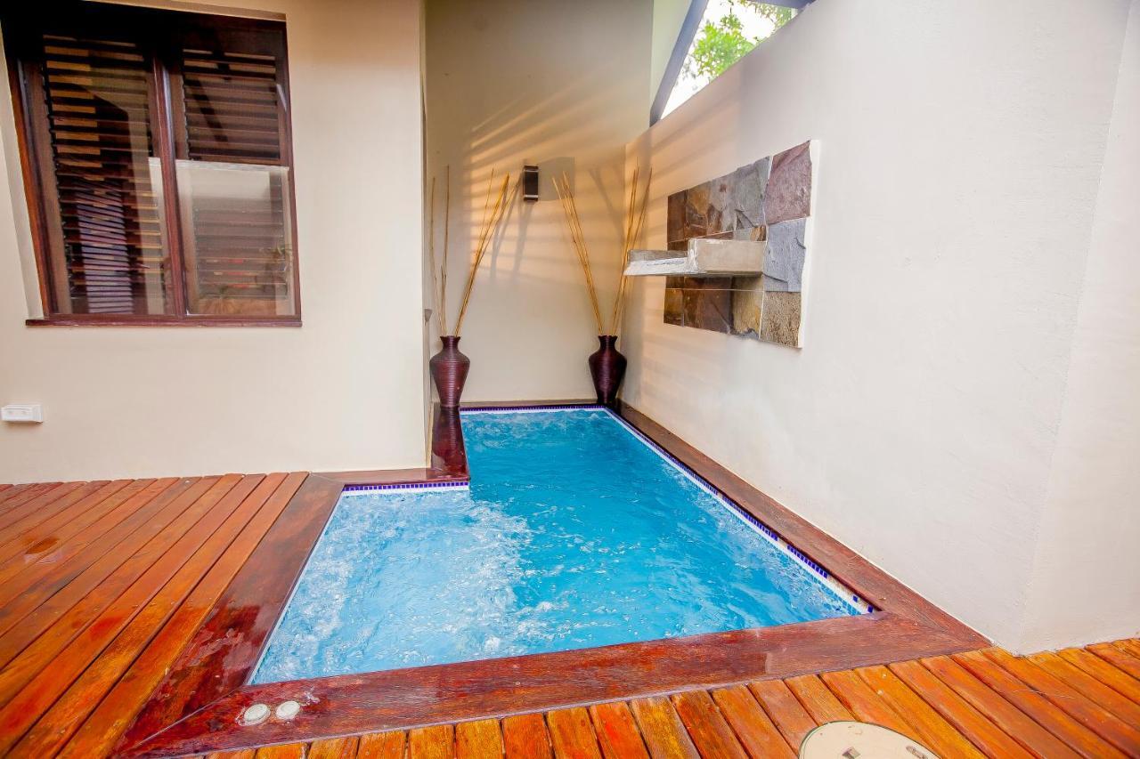 Warwick Le Lagon Resort & Spa, Vanuatu Порт-Вила Экстерьер фото